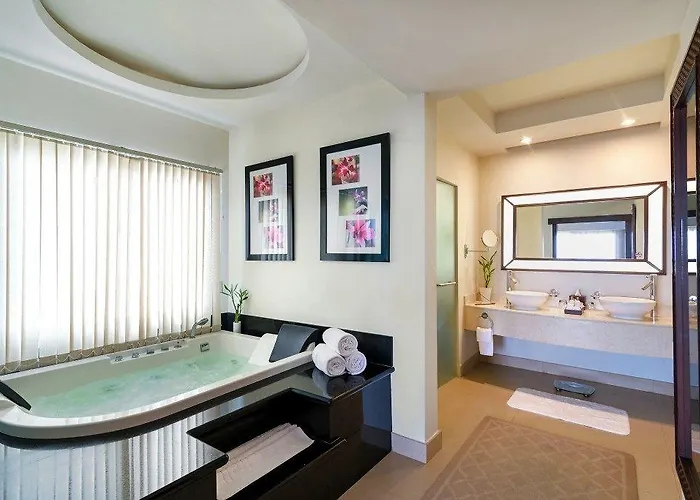 Secrets St. (adults Only) Hotel